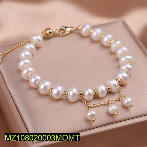 Pearl beaded bracelet